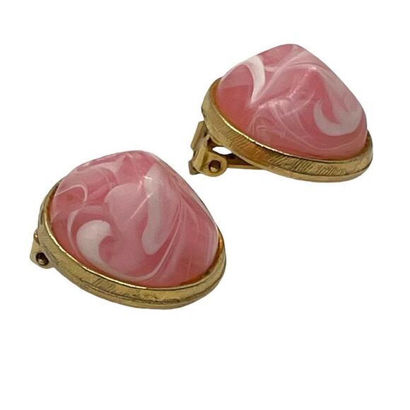 Kramer Vtg Pink White Marbled Lucite Pyramid Clip On Earrings Gold Tone Metal - Picture 3 of 10